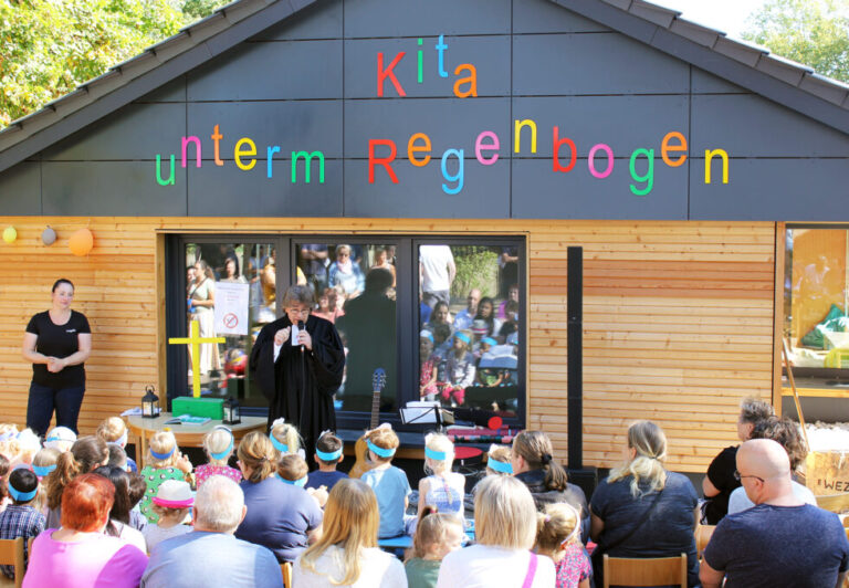 Sommerfest zur Einweihung des neuen Anbaus – Ev. Kita Unterm Regenbogen